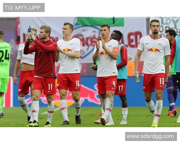 足总杯激战巴黎圣日耳曼与莱比锡平局点球大战引发争议与热议