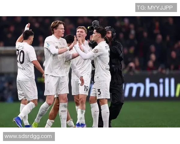 那不勒斯逆转曼联3-2晋级国王杯绝杀瞬间震撼全场引发历史冷门