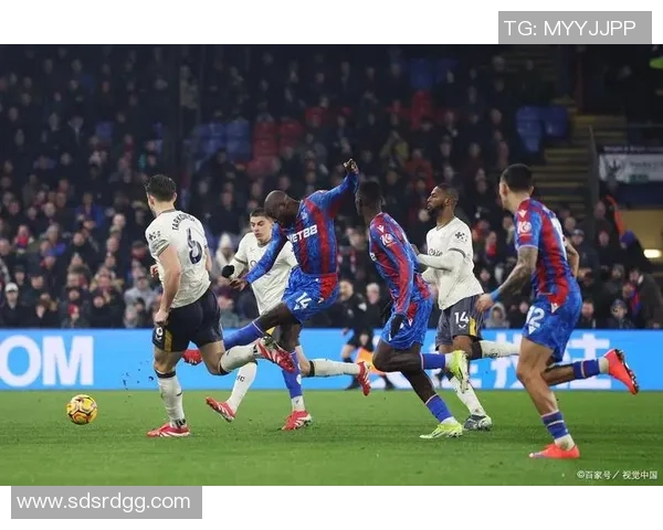 意甲焦点战利物浦与巴黎圣日耳曼战平神扑瞬间引发全场热议