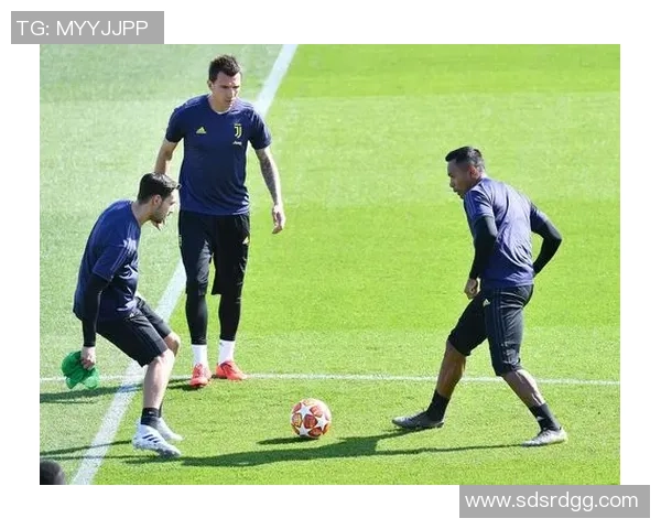 欧冠激战尤文图斯与里昂战平帽子戏法点燃全场激情