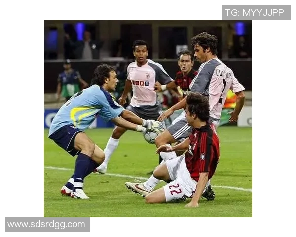 欧冠精彩对决AC米兰大胜莱比锡神扑瞬间引领战术胜利解析