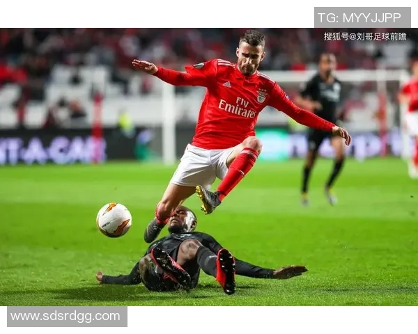 意甲激战切尔西逆转本菲卡红牌事件引发全场热议与转会传闻